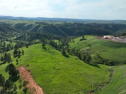 5533 Cloud Peak Dr, Rapid City, SD 57702