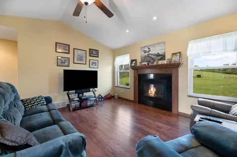 19125 Remuda Dr, Belle Fourche, SD 57717 photo 5