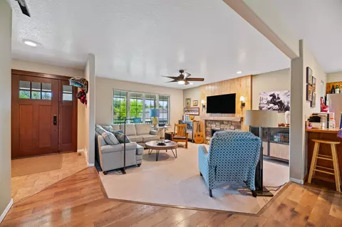 621 Fruitdale St, Spearfish, SD 57783 photo 11