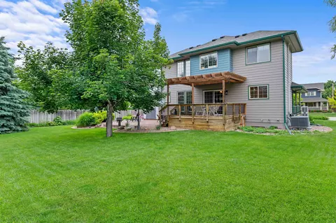 621 Fruitdale St, Spearfish, SD 57783 photo 3