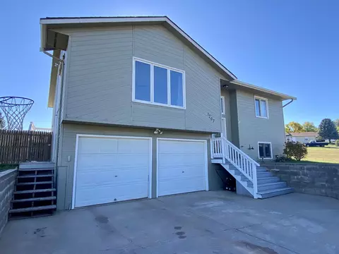 1707 Meadowlark Dr, Sturgis, SD 57785 photo 2