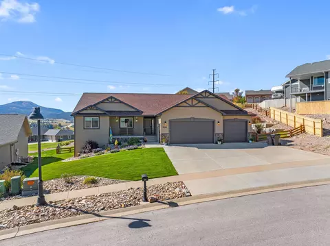 2209 Saddle Horn Dr, Spearfish, SD 57783 photo 2