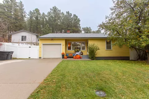 326 N 1st St, Custer, SD 57730 photo 1