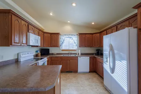 517 Aspen Dr, Spearfish, SD 57783 photo 7