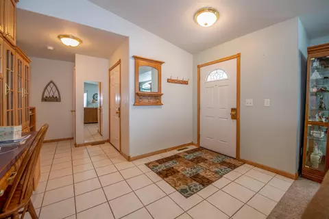 1819 Windmill Dr, Spearfish, SD 57783 photo 2