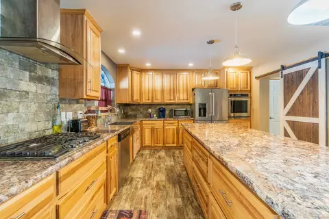 1067 E Homestead Dr, Custer, SD 57730 photo 17