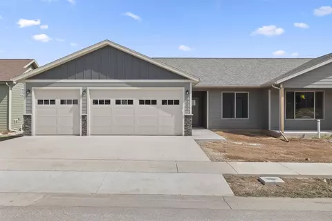 2204 Quartzite Dr, Sturgis, SD 57785 photo 1