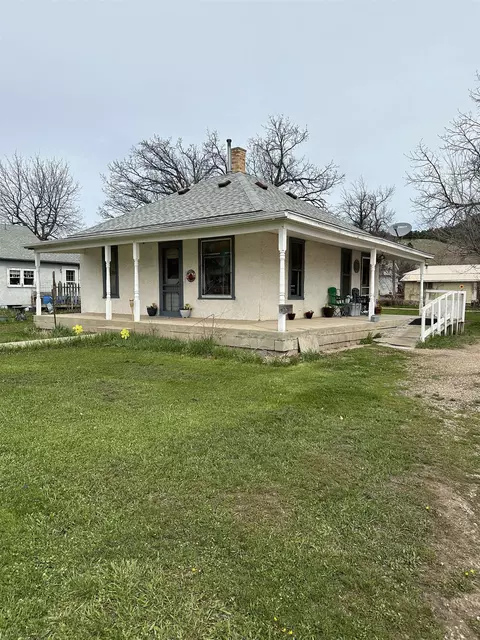 645 10th St, Sturgis, SD 57785 photo 2