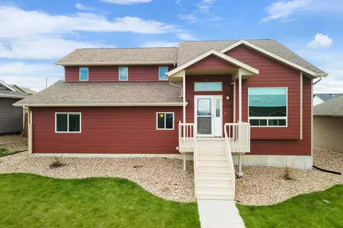 1215 Juneau Dr, Box Elder, SD 57719