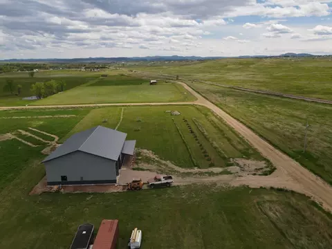 2415 Norman Ln, Belle Fourche, SD 57717 photo 5