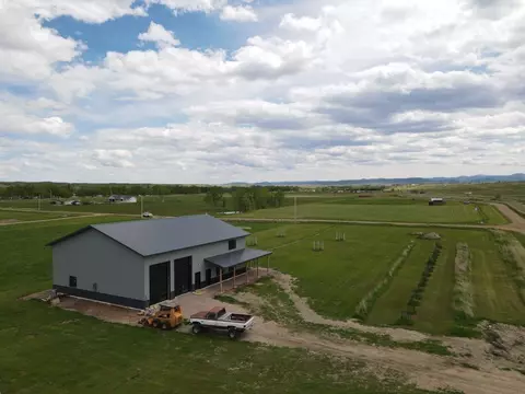 2415 Norman Ln, Belle Fourche, SD 57717 photo 2