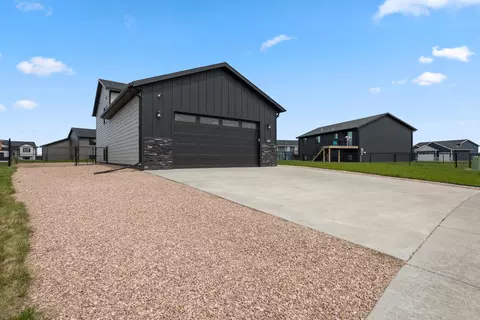 568 Mace Dr, Box Elder, SD 57719 photo 4