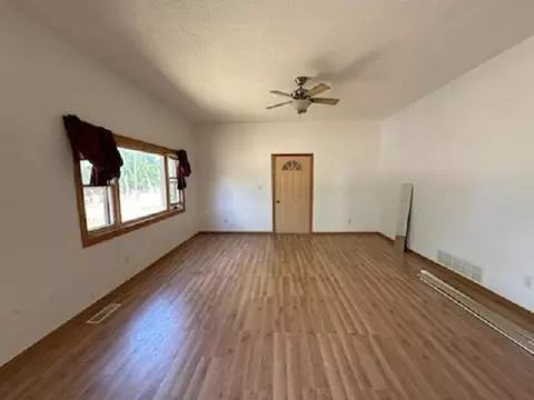 709 E St, Edgemont, SD 57735 photo 7