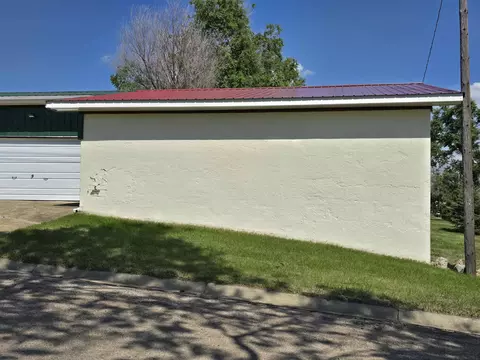 211 W 7th Ave, Lemmon, SD 57638 photo 32