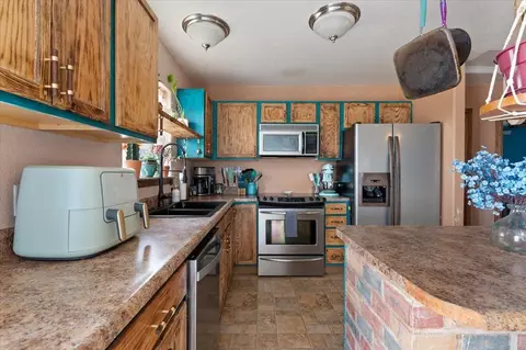 2104 Johnny Cir, Belle Fourche, SD 57717 photo 5