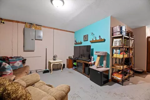 2104 Johnny Cir, Belle Fourche, SD 57717 photo 2