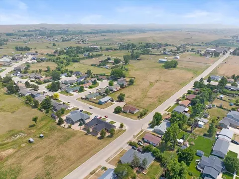 2104 Johnny Cir, Belle Fourche, SD 57717 photo 17