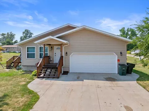 2104 Johnny Cir, Belle Fourche, SD 57717 photo 10