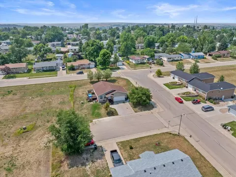 2104 Johnny Cir, Belle Fourche, SD 57717 photo 13
