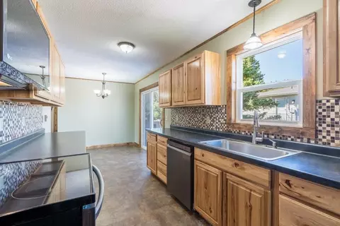 299 S 11th St, Custer, SD 57730 photo 10