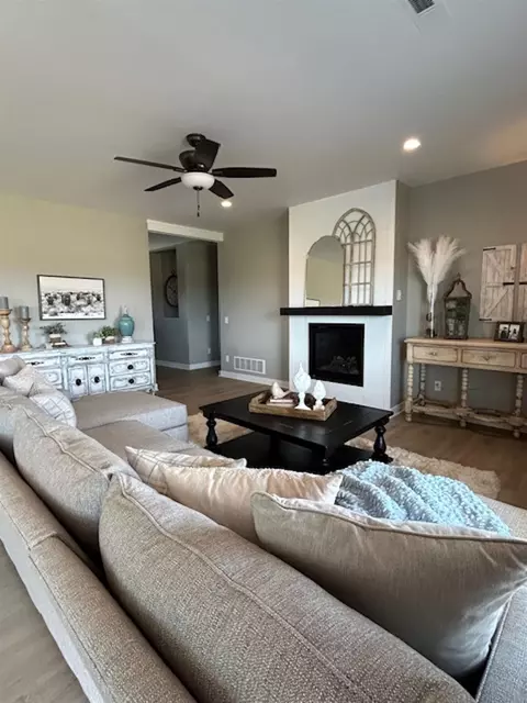 11042 Mule Train Dr, Belle Fourche, SD 57717 photo 9
