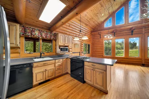 Kitchen - 13639 Highway 40, Keystone, SD 57751 photo 1 of 2