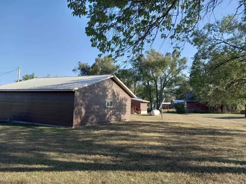 304 N 4th St, Buffalo Gap, SD 57722 photo 9