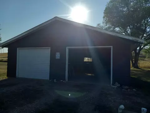 304 N 4th St, Buffalo Gap, SD 57722 photo 3