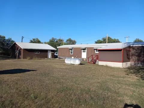 304 N 4th St, Buffalo Gap, SD 57722 photo 11