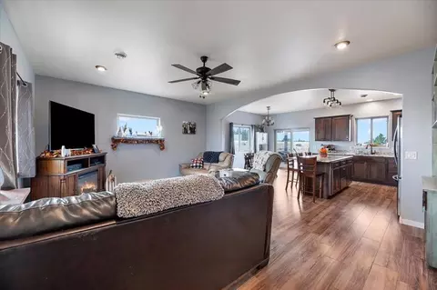19271 Hat Ranch Dr, Belle Fourche, SD 57717 photo 3