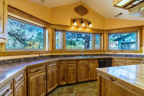 405 Clay St, Custer, SD 57730 photo 4