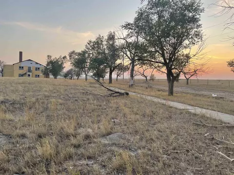 10933 Harney Rd, Edgemont, SD 57735 photo 3