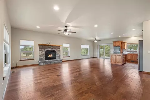 19281 Hat Ranch Dr, Belle Fourche, SD 57717 photo 3