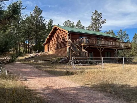 11813 Ridge Rd, Hot Springs, SD 57747