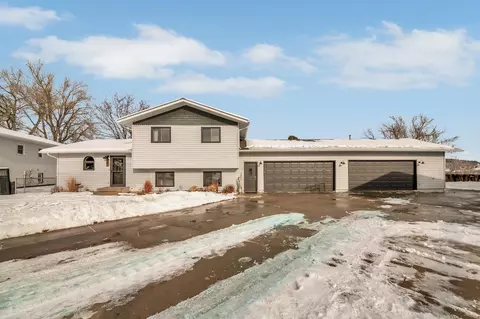 1203 Cedar Dr, Sturgis, SD 57785