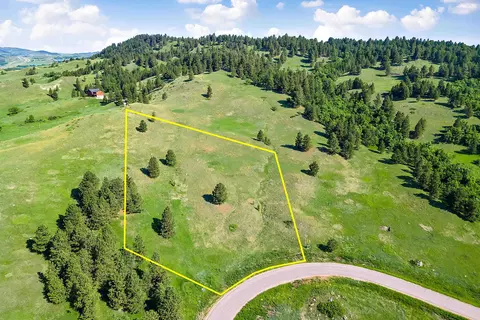 3949 Twisted Oak Rd, Sturgis, SD 57785