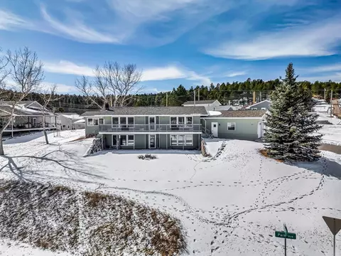 521 Park Ave, Custer, SD 57730 photo 4