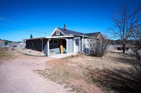2306 Lincoln Ave, Hot Springs, SD 57747