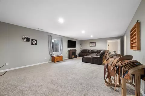 733 Zenith St, Belle Fourche, SD 57717 photo 14