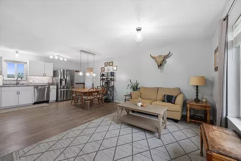 733 Zenith St, Belle Fourche, SD 57717 photo 4