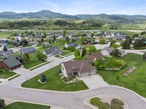1818 Roundup Cir, Spearfish, SD 57783 photo 4