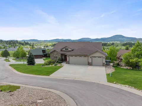 1818 Roundup Cir, Spearfish, SD 57783 photo 2