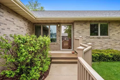 614 Englewood Ct, Spearfish, SD 57783 photo 2