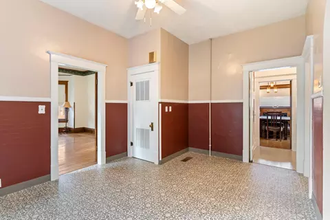 Entry Way - 835 Harding St, Belle Fourche, SD 57717 photo 6 of 8