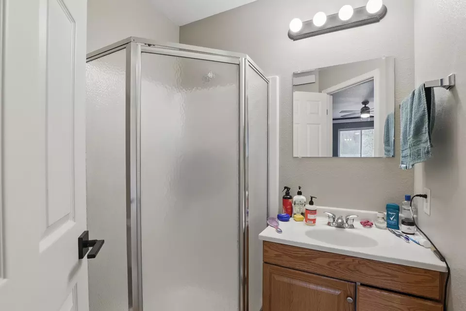 Bath - 12634 Unit C Robins Roost Rd, Hill City, SD 57745 photo 2 of 2