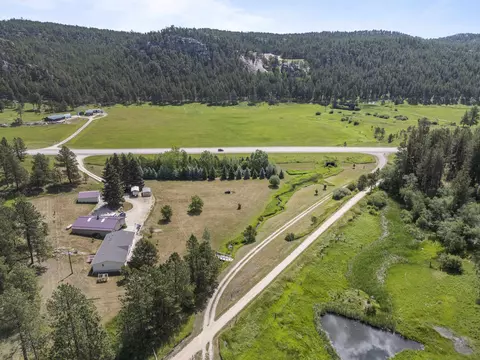 25861 Highway 385, Custer, SD 57730 photo 2
