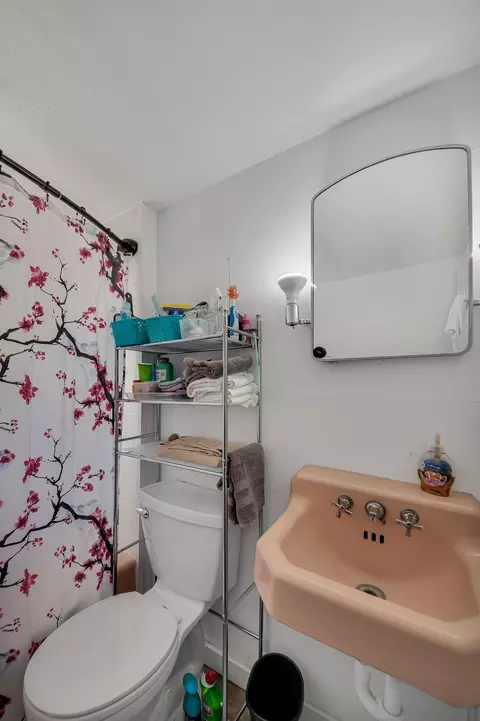 Bath - 20 Baltimore St, Lead, SD 57754 photo 1 of 3