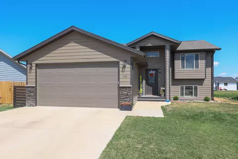 668 Valor Ct, Box Elder, SD 57719