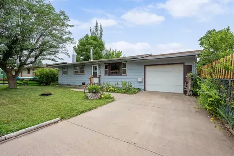 1401 Whitetail Dr, Sturgis, SD 57785
