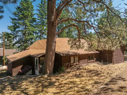 Exterior - 417 Montgomery St, Custer, SD 57730 photo 5 of 6
